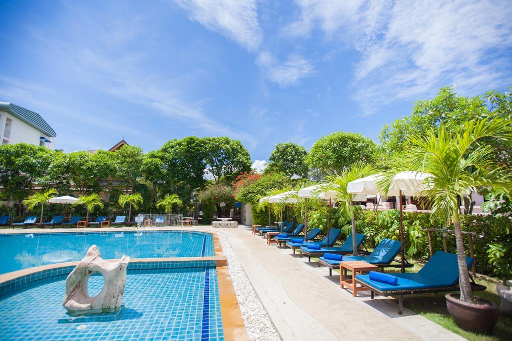 Chalong Beach Hotel Phuket プーケット エクステリア 写真